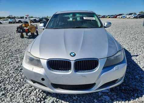2011 BMW 328 Xi z USA, uszkodzony, nr VIN WBAPK7C51BF195886